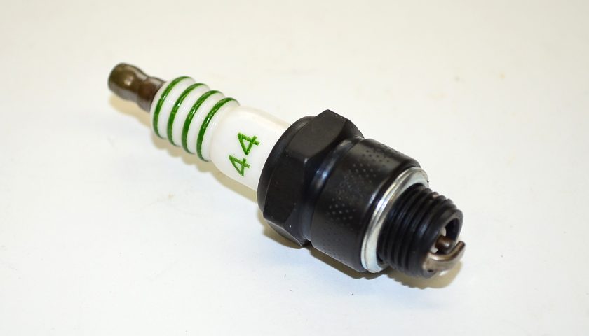 AC DELCO Spark Plugs Green Stripe #44