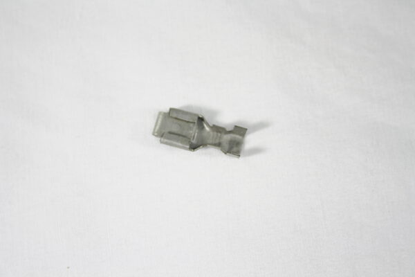 - Corvette ELECTRIC FEMALE TERMINAL AUV 18690 or 94-7258 CAR-PAK