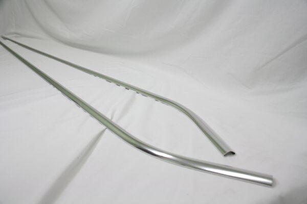 1961-1961 Corvette LH LOWER QUARTER PANEL MOULDING (WITHOUT CLIPS)